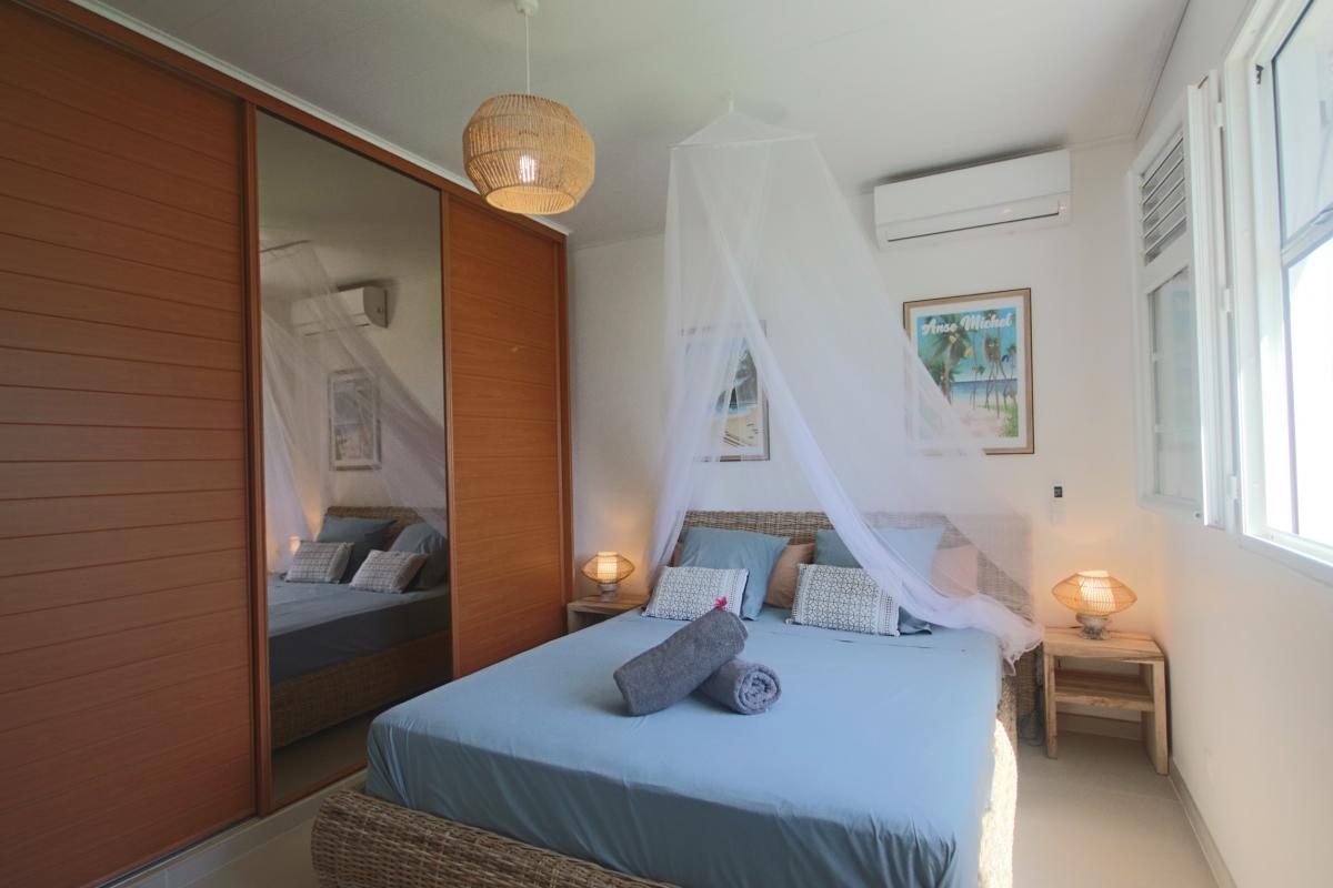 25  Location villa piscine le diamant Martinique_la chambre 1